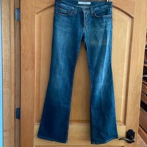 Joe’s Jeans JAG size 28. VGUC. Dark rinse